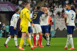 Adu Performa Declan Rice dan Olivier Giroud